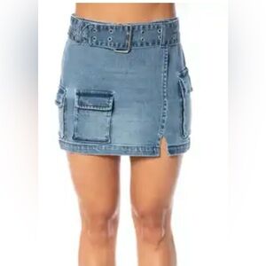 Juicy Couture Denim Medium Wash Cargo
Mini Skirt Size 32 NWT